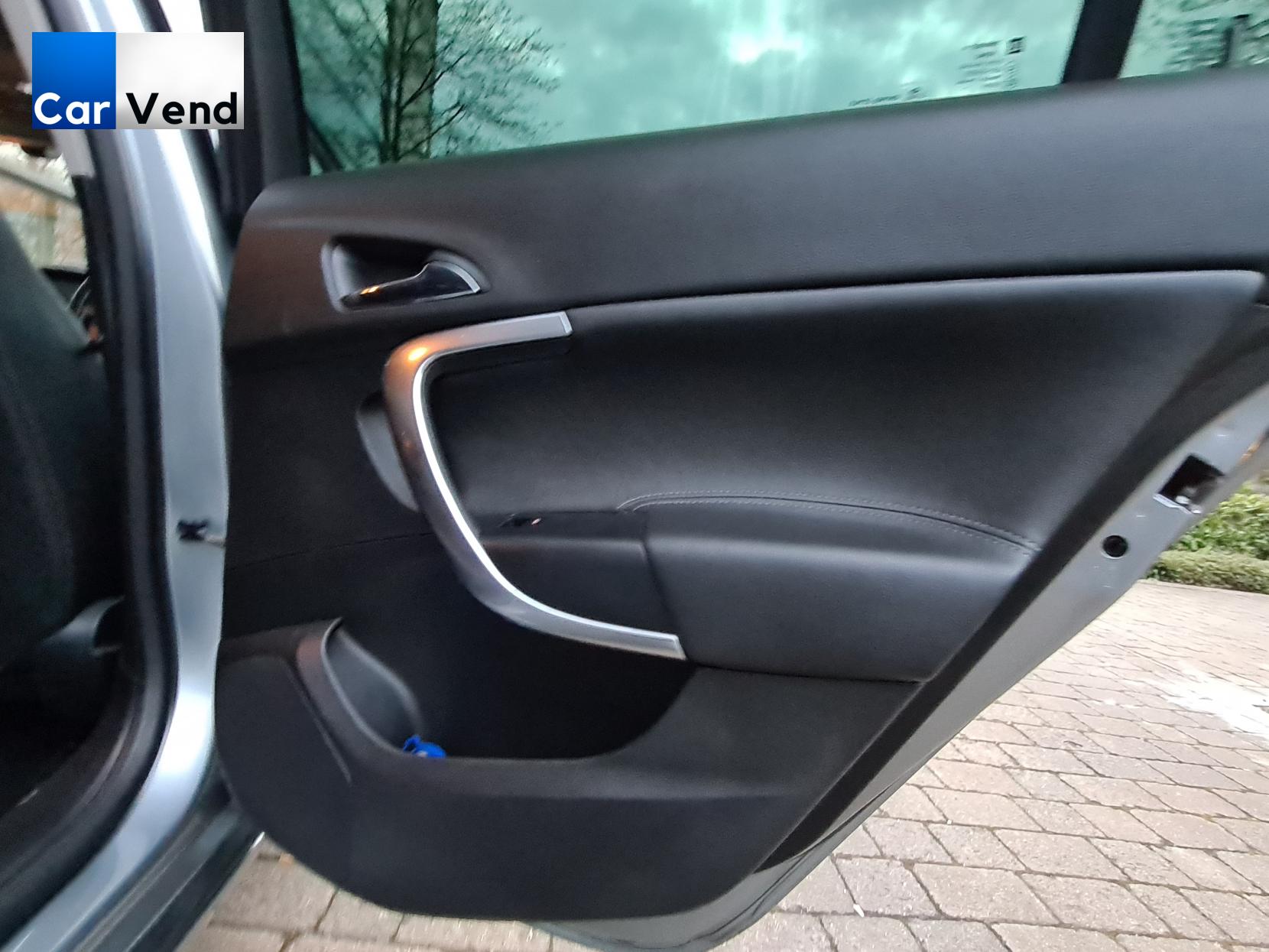 Vauxhall Insignia 2.0 CDTi Elite Nav Hatchback 5dr Diesel Auto Euro 5 (160 ps)