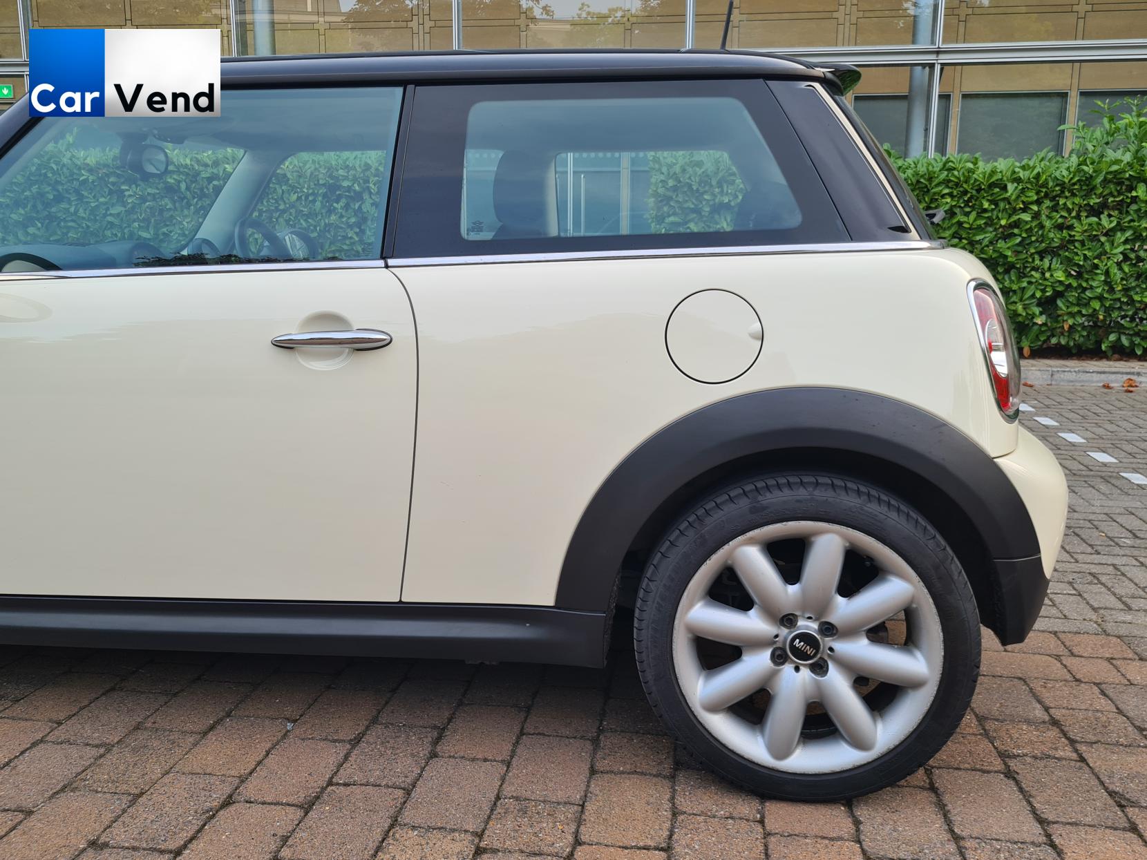 MINI Hatch 1.6 Cooper Hatchback 3dr Petrol Manual Euro 5 (s/s) (122 ps)