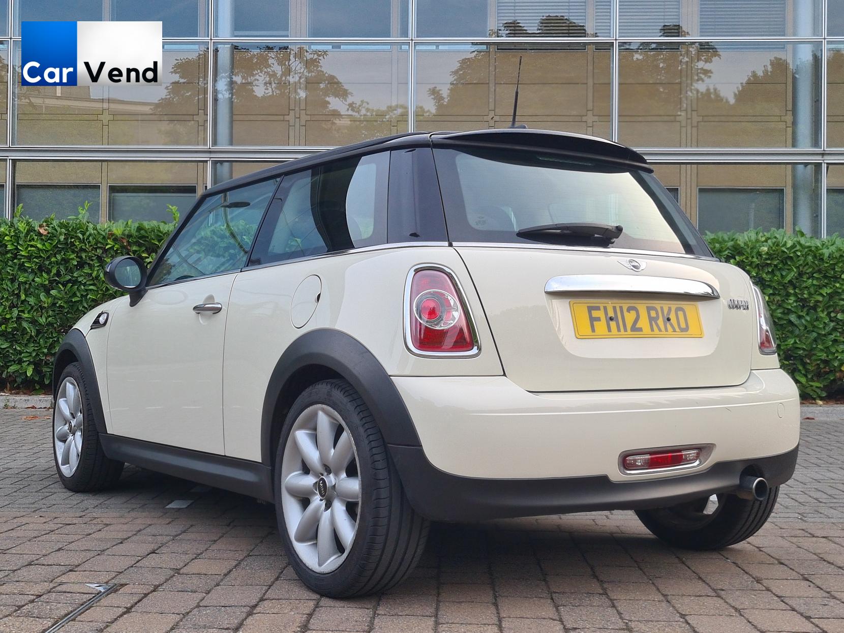 MINI Hatch 1.6 Cooper Hatchback 3dr Petrol Manual Euro 5 (s/s) (122 ps)