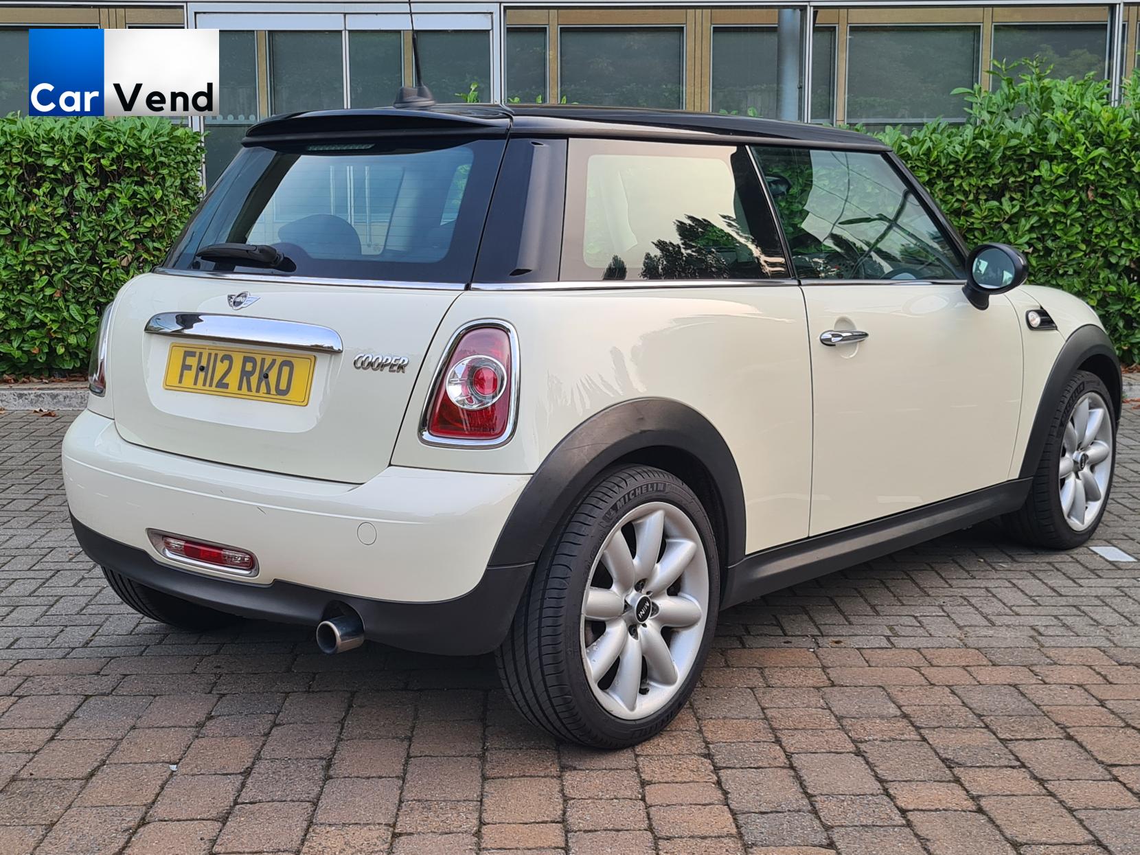 MINI Hatch 1.6 Cooper Hatchback 3dr Petrol Manual Euro 5 (s/s) (122 ps)