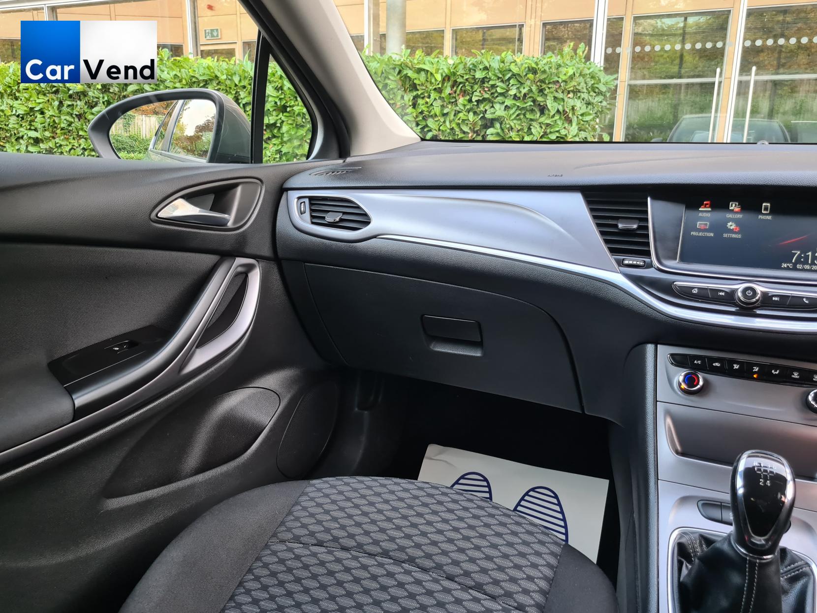 Vauxhall Astra 1.0i Turbo ecoFLEX Design Hatchback 5dr Petrol Manual Euro 6 (s/s) (105 ps)