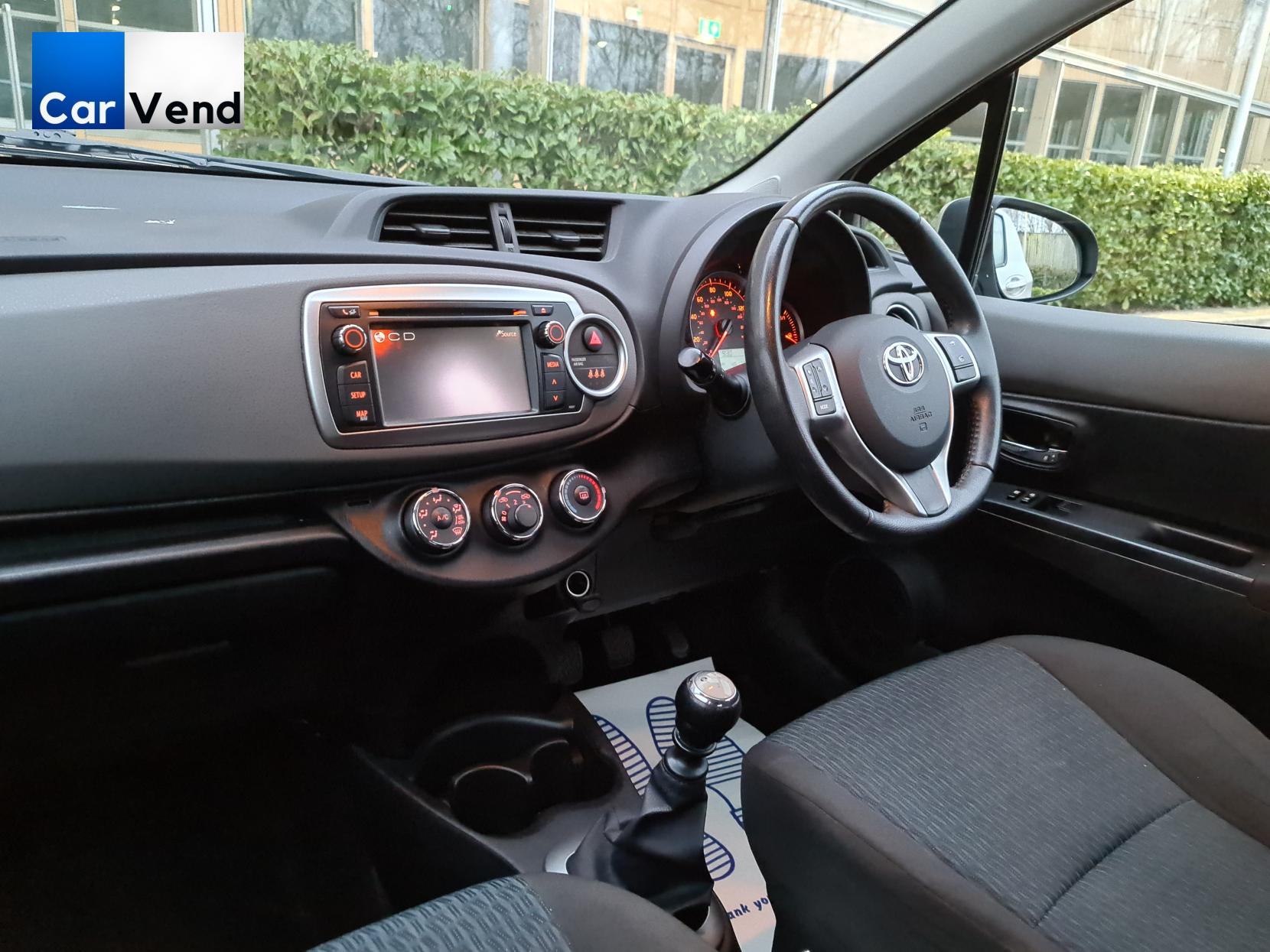 Toyota Yaris 1.33 Dual VVT-i TR Hatchback 5dr Petrol Manual Euro 5 (101 ps)