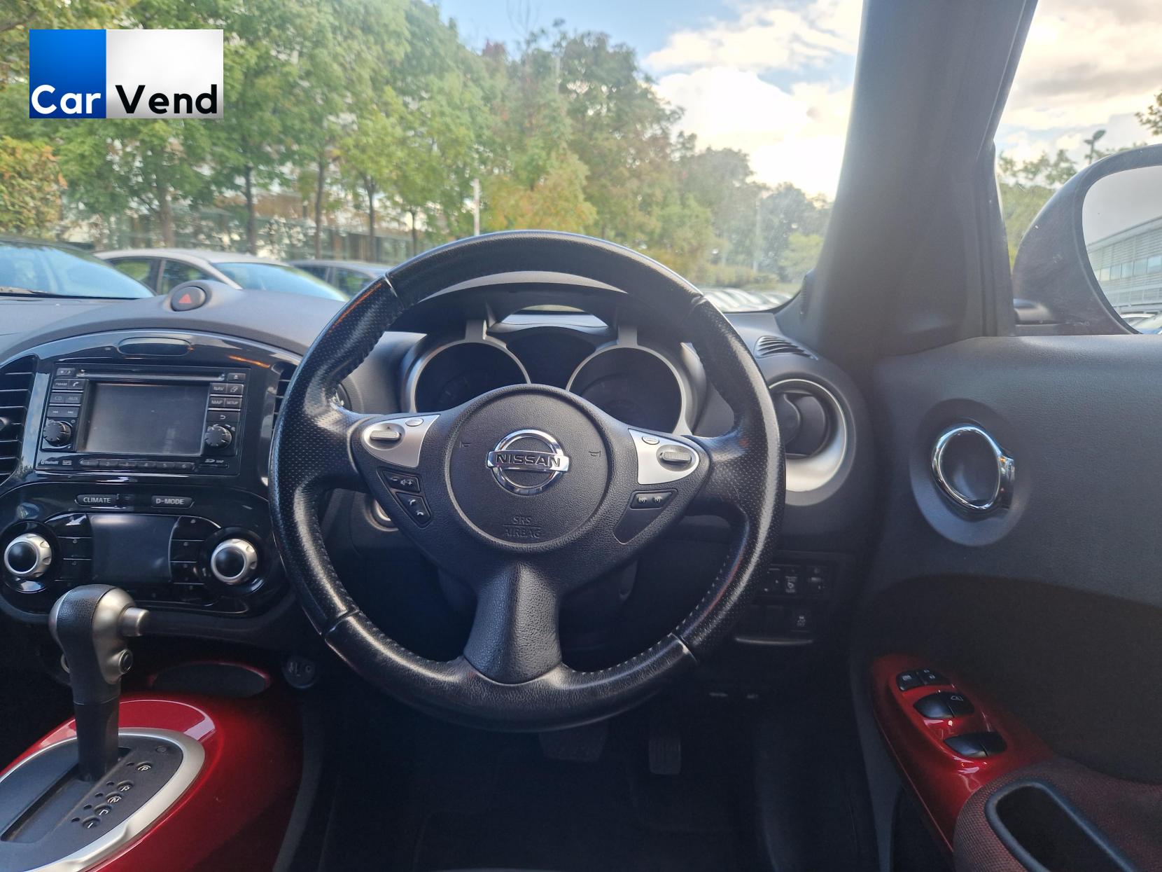 Nissan Juke 1.6 Tekna SUV 5dr Petrol CVT Euro 5 (117 ps)