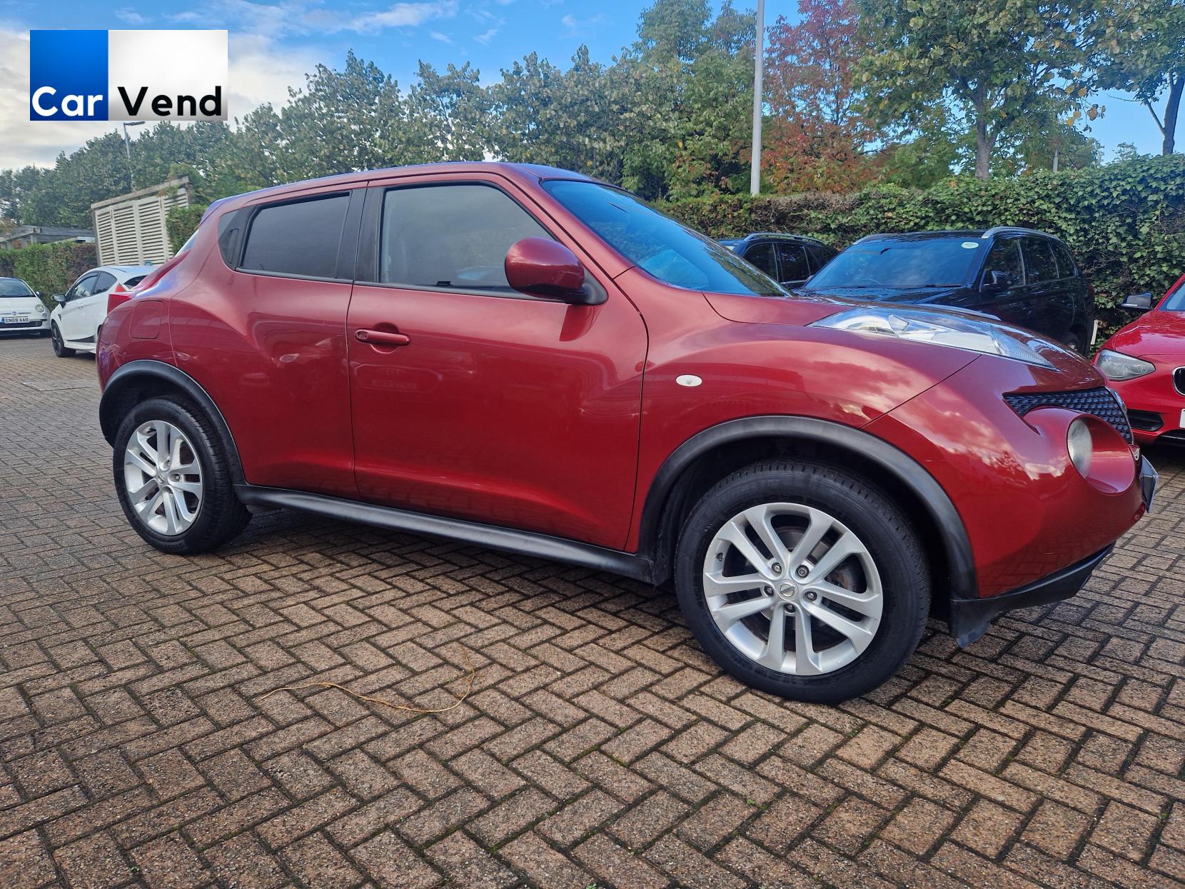 Nissan Juke 1.6 Tekna SUV 5dr Petrol CVT Euro 5 (117 ps)