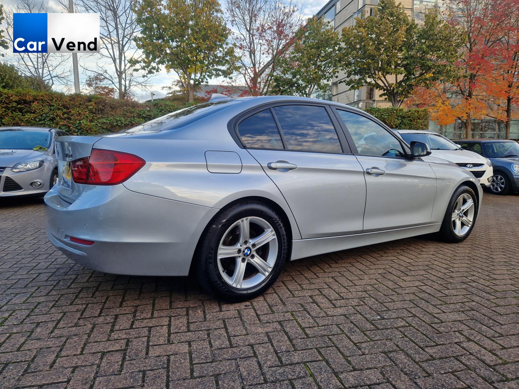 BMW 3 Series 2.0 318d SE Saloon 4dr Diesel Auto Euro 5 (s/s) (143 ps)