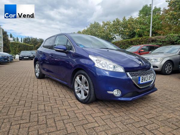 Peugeot 208 1.2 VTi Allure Hatchback 5dr Petrol Manual Euro 5 (82 ps)