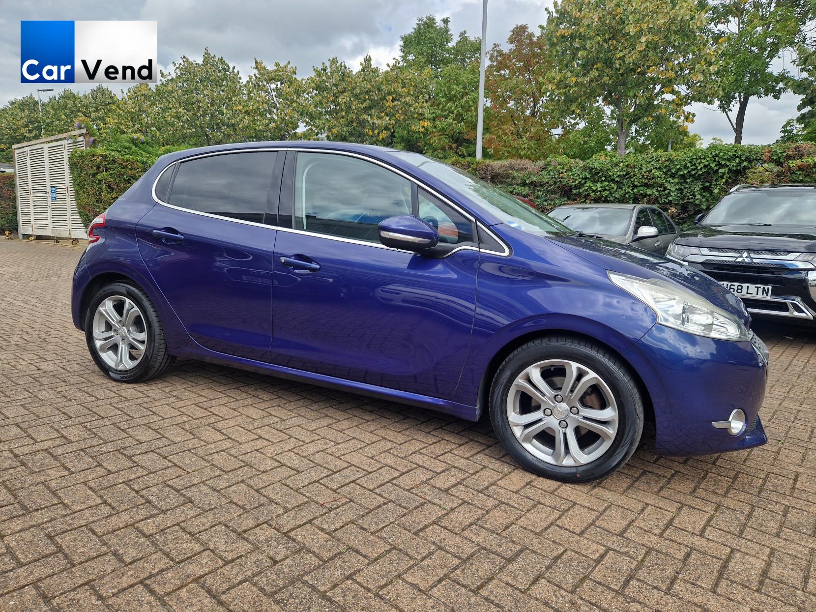 Peugeot 208 1.2 VTi Allure Hatchback 5dr Petrol Manual Euro 5 (82 ps)