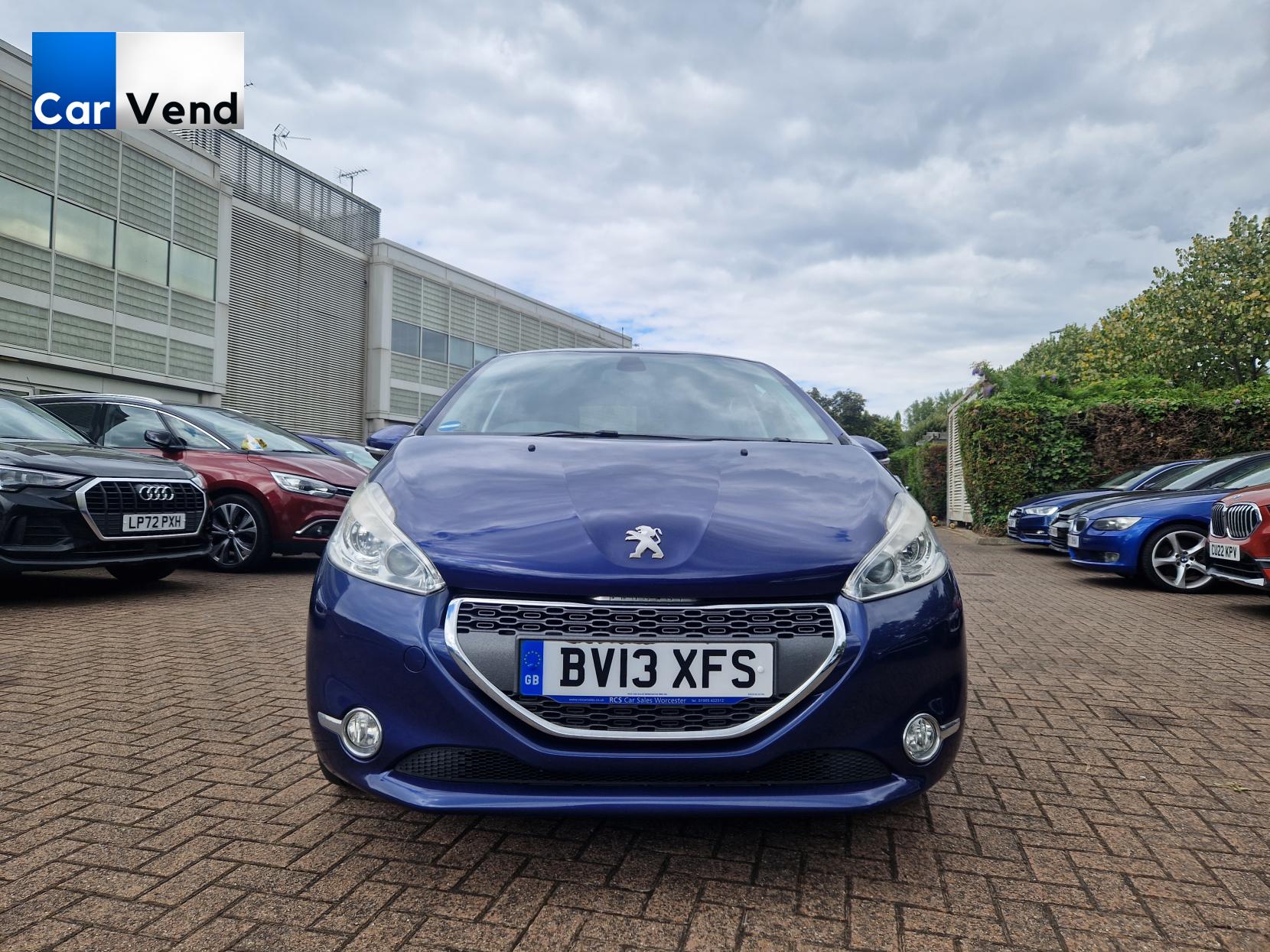 Peugeot 208 1.2 VTi Allure Hatchback 5dr Petrol Manual Euro 5 (82 ps)